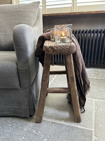 Oude houten kruk F