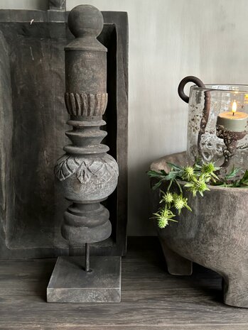 Ornament Timbul op standaard 