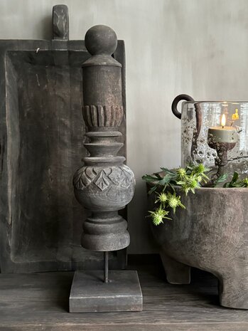 Ornament Timbul op standaard 