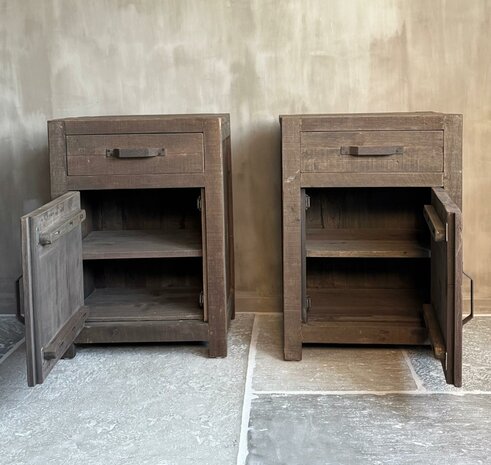 Nachtkastjes Driftwood met lade en deur A (afhalen)