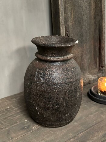 oude kruik uit Nepal papiermache
