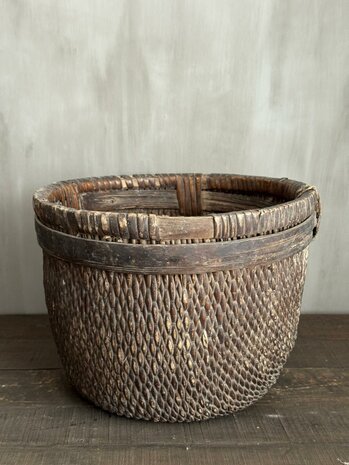 Basket Be - Uniq | Oud doorgeleefd mandje  Be- Uniq  A