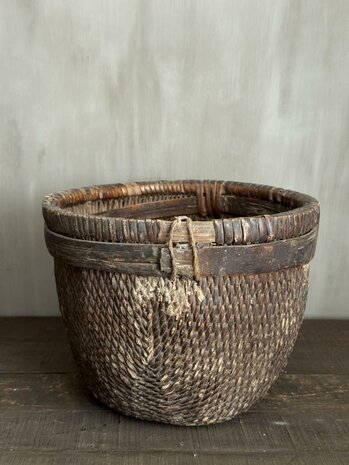 Basket Be - Uniq | Oud doorgeleefd mandje  Be- Uniq  A
