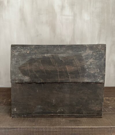 Old Farm box met lade Aura Peeperkorn 