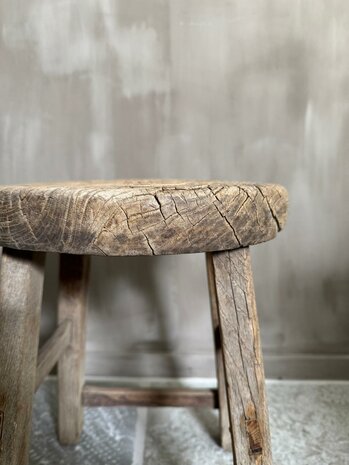 Oude houten rond M
