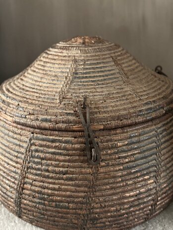 Oude Dessert mand India| Old basket India B (afhalen)