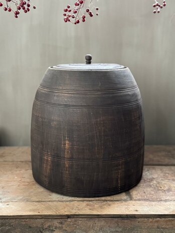 Oude houten pot met deksel XL