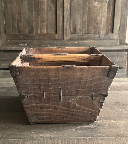 Oude rijstbak | oude bak met handvat C