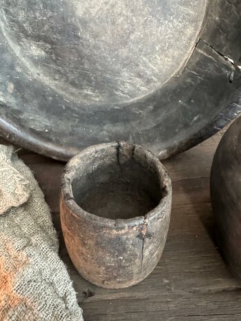 Uniek oud houten potje