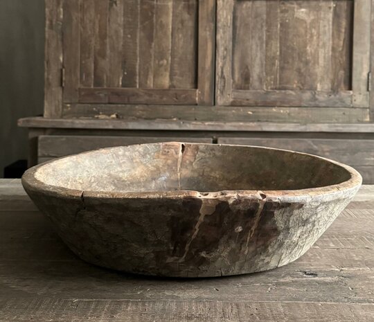 Oude houten schaal gtoot E4