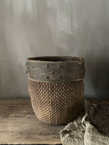 Authentieke Chinese mand met houten rand D