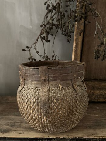 Authentieke Chinese mand met houten rand E
