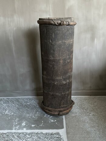 Hoge houten vijzel| hoge houten pot C (afhalen)
