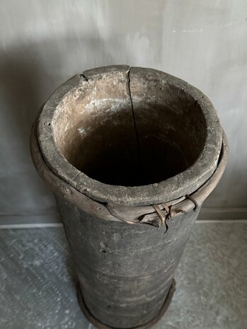 Hoge houten vijzel| hoge houten pot C (afhalen)