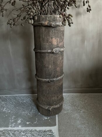 Hoge houten vijzel| hoge houten pot E (afhalen)
