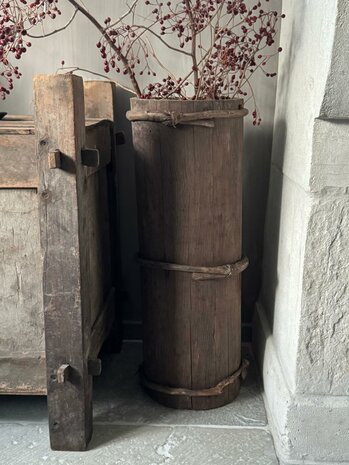 Hoge houten vijzel| hoge houten pot F (afhalen)
