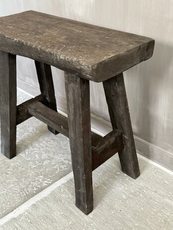 Oud houten kruk Old Barn 45cm B