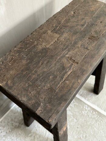 Oud houten kruk Old Barn 45cm B