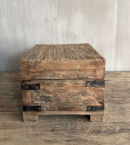 Houten kistje oud hout | Houten kistje truckwood  A small