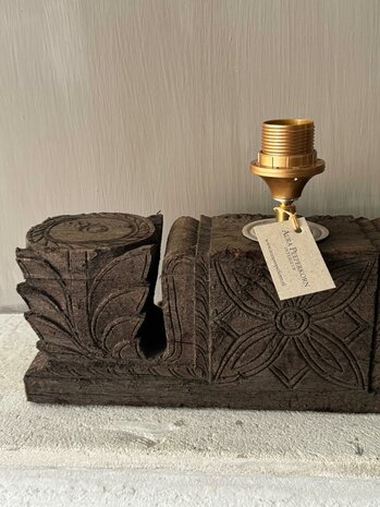 Lamp van ee  uniek ornament Aura Peeperkorn 