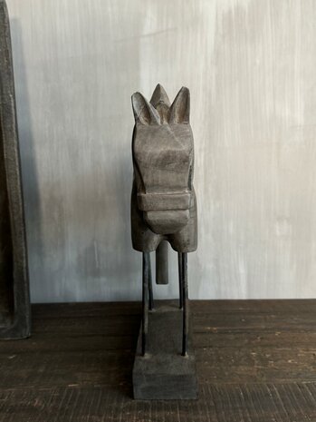 Unieke houten paarden  op voet (set)