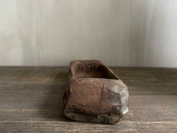 Oude houten vijzel met handvat | Oud houten bakje met handvat  B