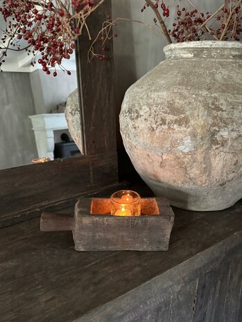 Oude houten vijzel met handvat | Oud houten bakje met handvat  C
