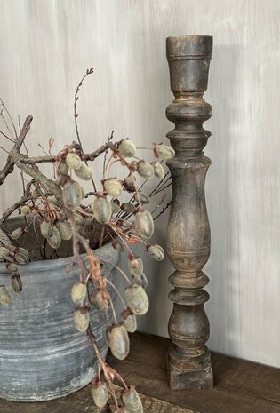 Oude houten baluster Z3