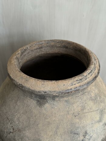 Oude stenen kruik India M  A 