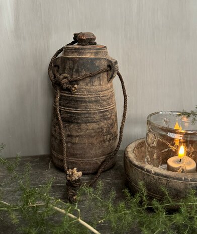 Nepalese kruik met deksel M3 (hoogte 24cm)