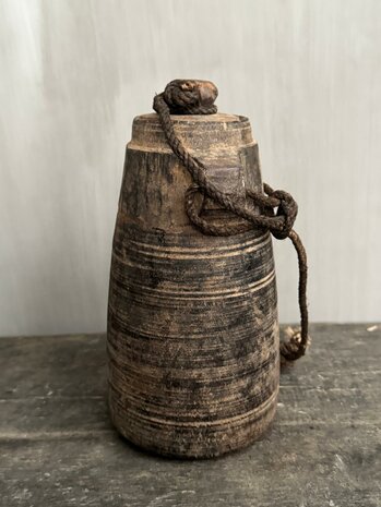 Nepalese kruik met deksel M3 (hoogte 24cm)