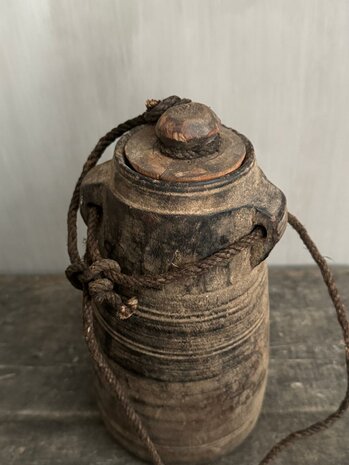 Nepalese kruik met deksel M3 (hoogte 24cm)