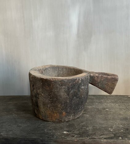Houten vijzel met handvat Z2