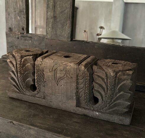 Ornament kandelaar snijwerk Aura Peeperkorn C