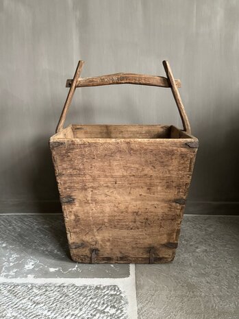 Oude rijstbak | oude bak met handvat E