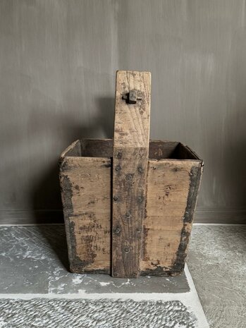 Oude rijstbak | oude bak met handvat C1