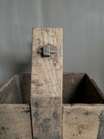 Oude rijstbak | oude bak met handvat C1