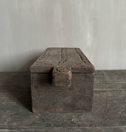Oude houten spice box