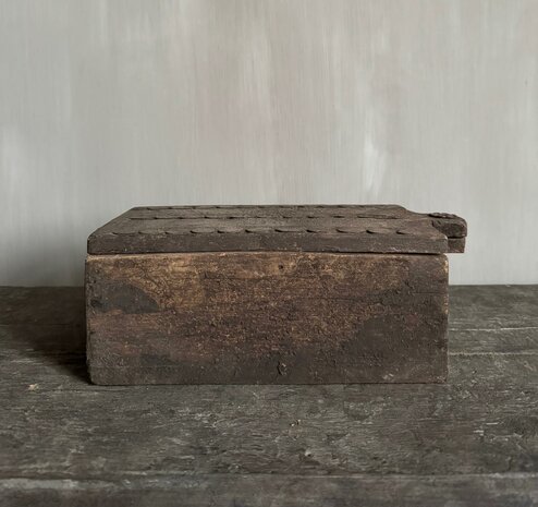 Oude houten spice box