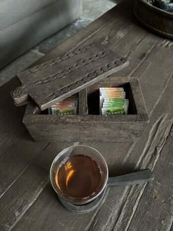 Oude houten spice box