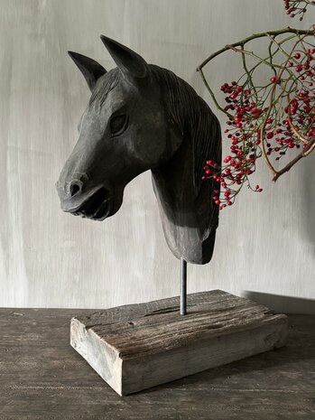 Houten paard op standaard Luksa (afhalen)