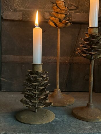 Kandelaar dennenappel roest S