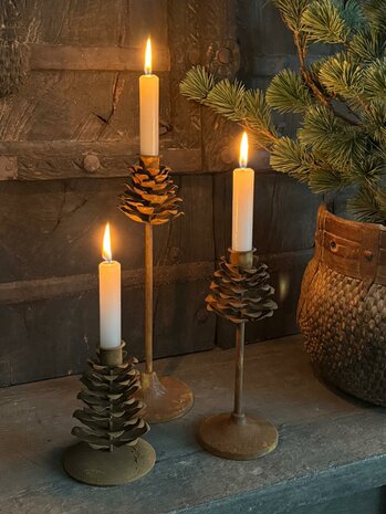 Kandelaar dennenappel roest S