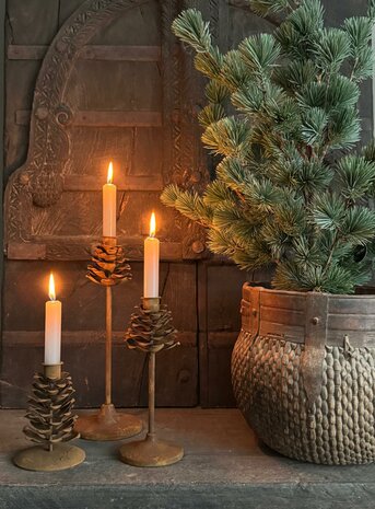 Kandelaar dennenappel roest M