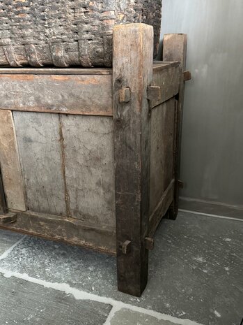 Unieke kast met deurtje India (afhalen)