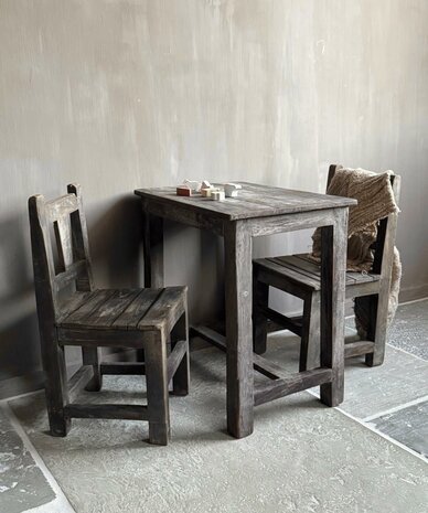 Oud houten kinderstoeltje met tafeltje - set (afhalen)