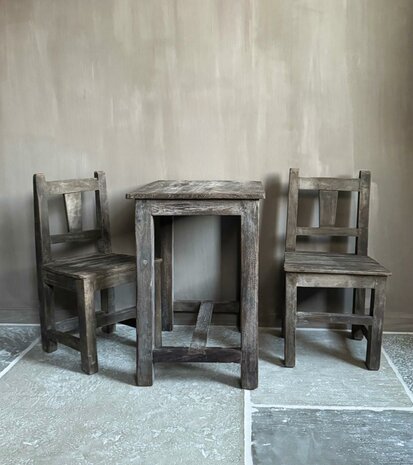 Oud houten kinderstoeltje met tafeltje - set (afhalen)