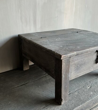 Uniek oud tafeltje India