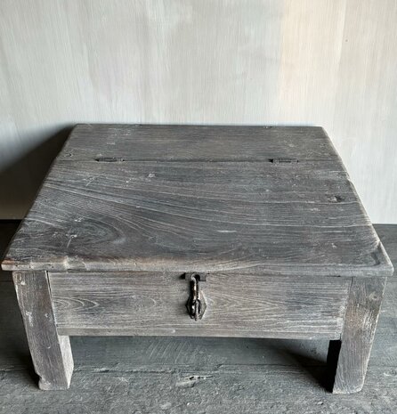 Uniek oud tafeltje India