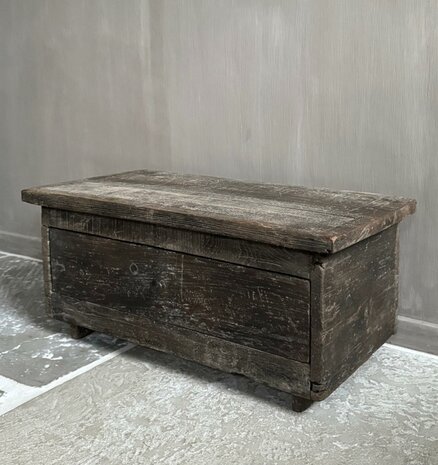 Bajot tafeltje | oud klein tafeltje net lade India (afhalen)